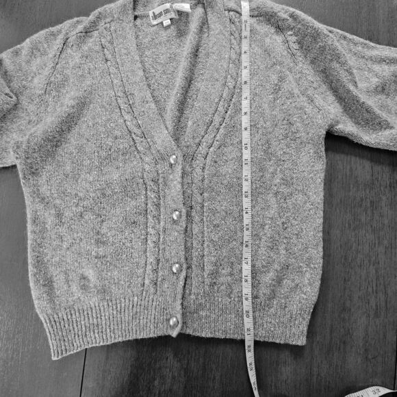 Vtg Silk & Rabbit Hair V-Neck Gray Cardigan Sweater Med PETITE Pearl Buttons - Picture 7 of 8